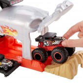 Pista de masini Pentru Copii, Hot Wheels by Mattel Monster Truck Bone Shaker cu 2 masinute